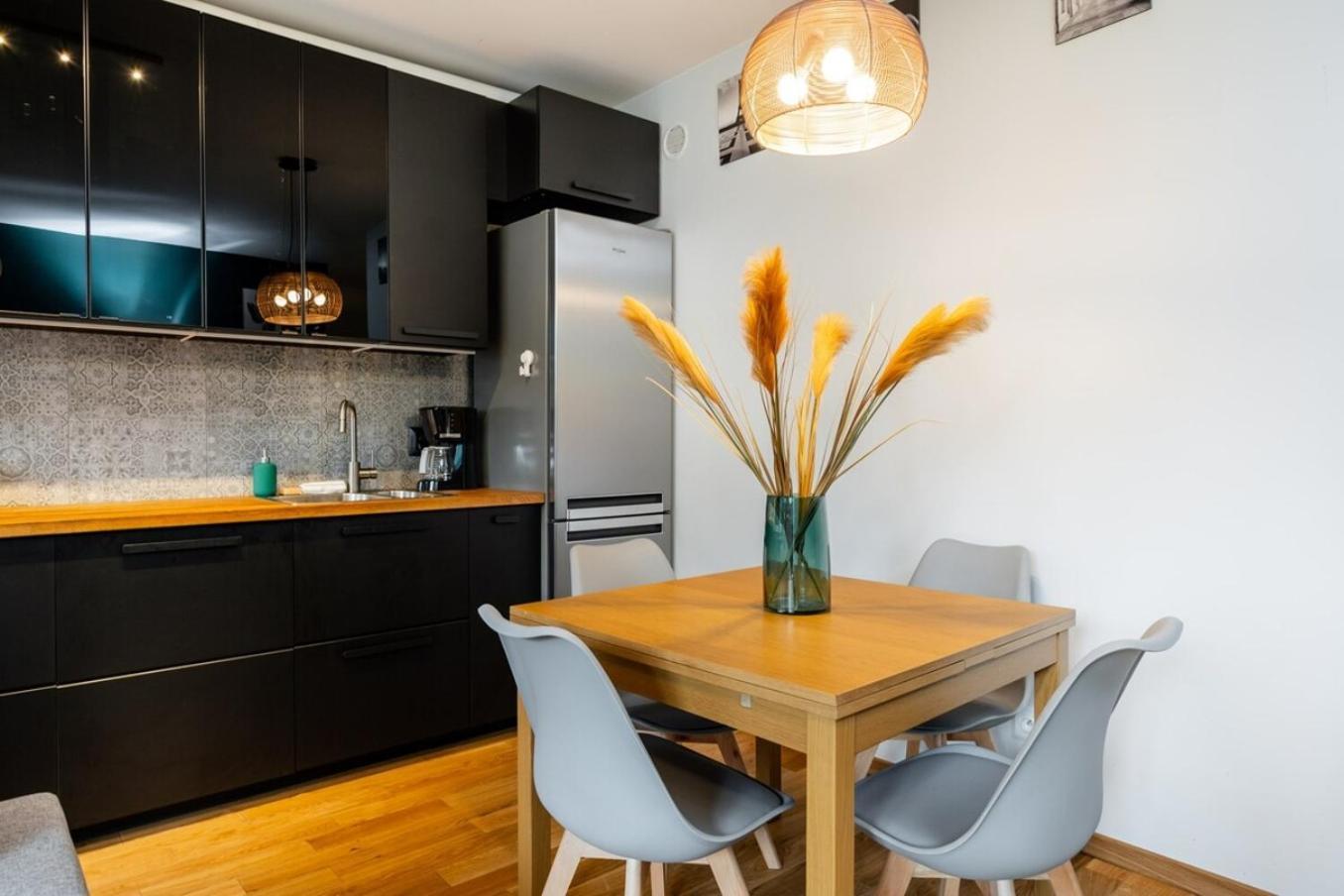 Modern 70M Apartment With Private Garden Metro Varšava Exteriér fotografie