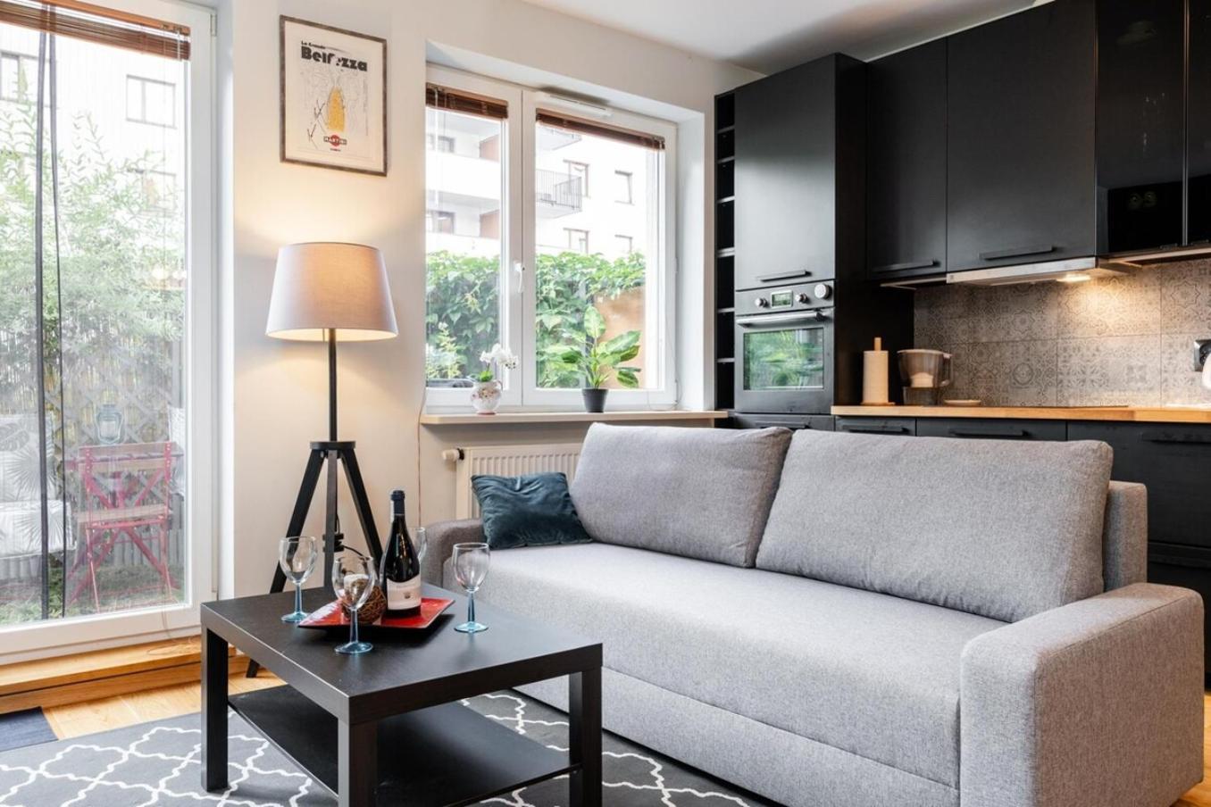 Modern 70M Apartment With Private Garden Metro Varšava Exteriér fotografie