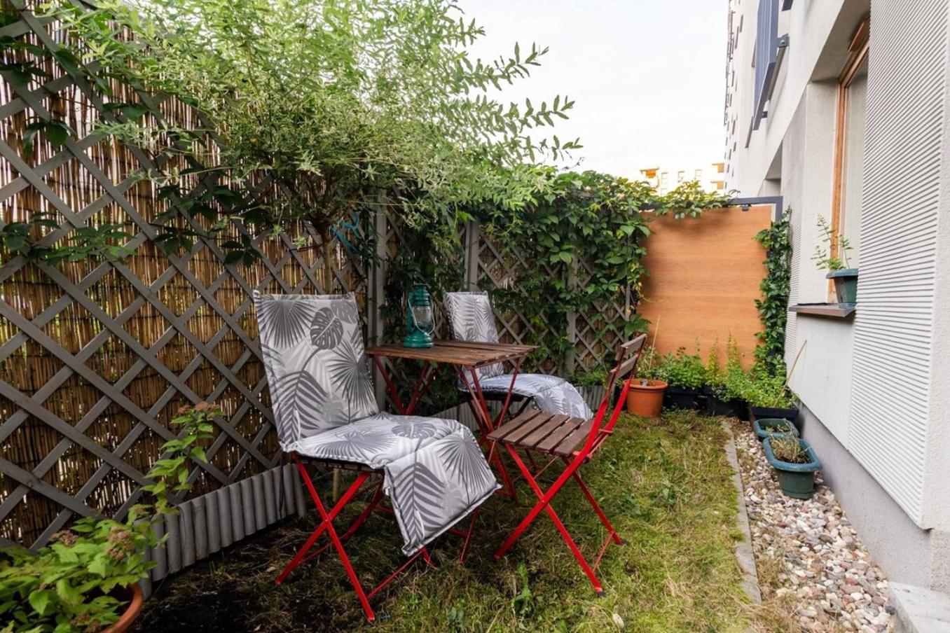 Modern 70M Apartment With Private Garden Metro Varšava Exteriér fotografie