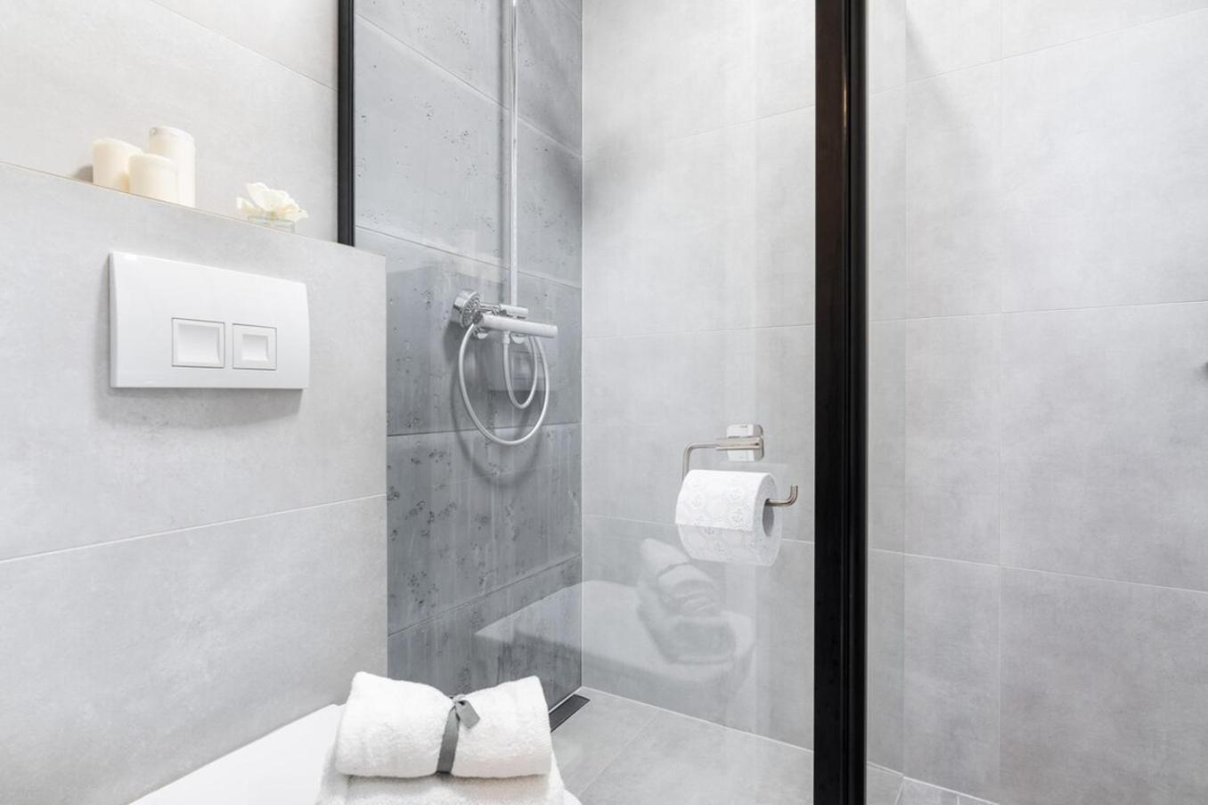 Modern 70M Apartment With Private Garden Metro Varšava Exteriér fotografie