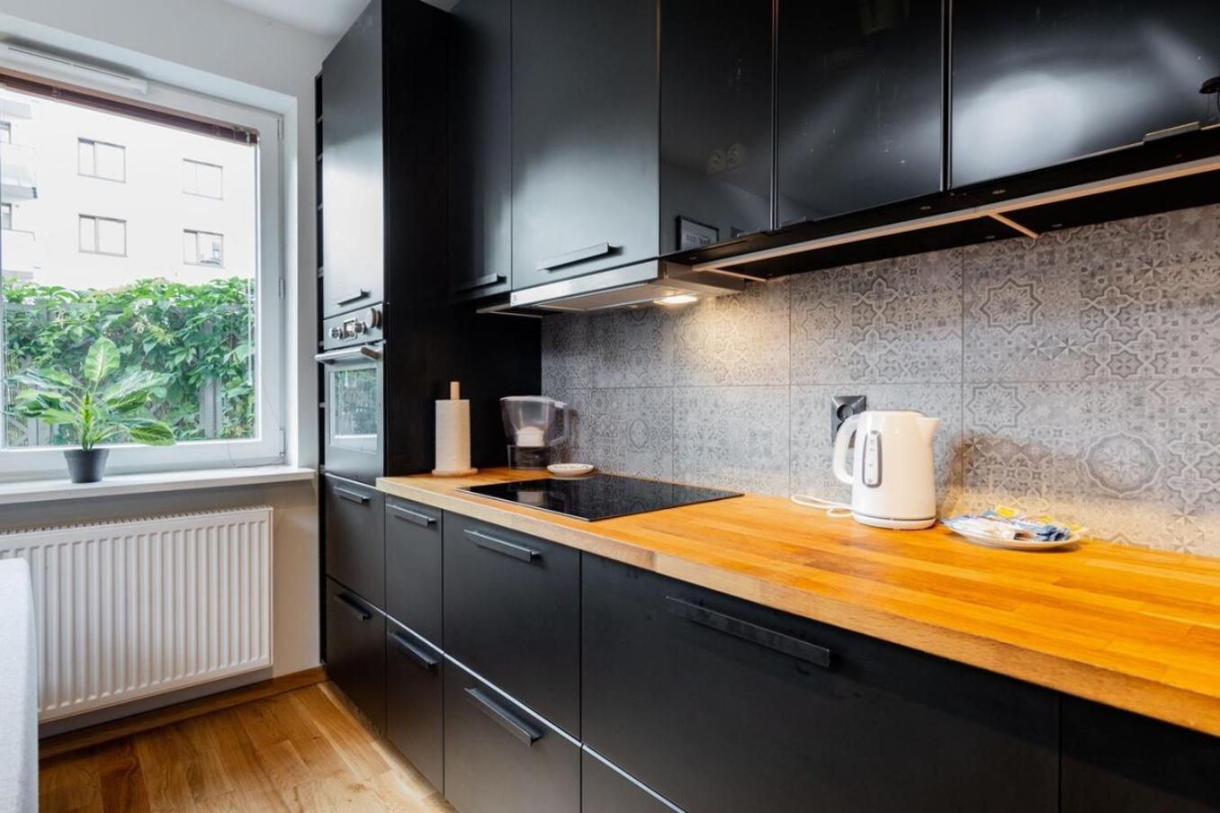 Modern 70M Apartment With Private Garden Metro Varšava Exteriér fotografie